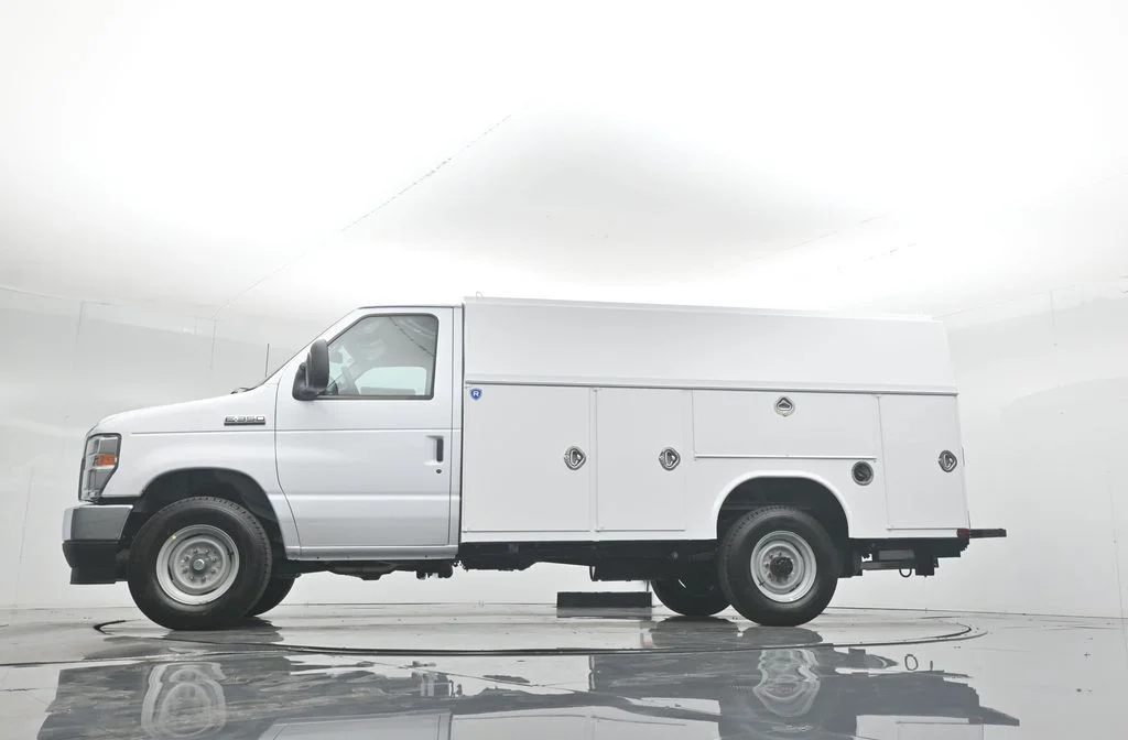 New 2026 White Ford Base image 38