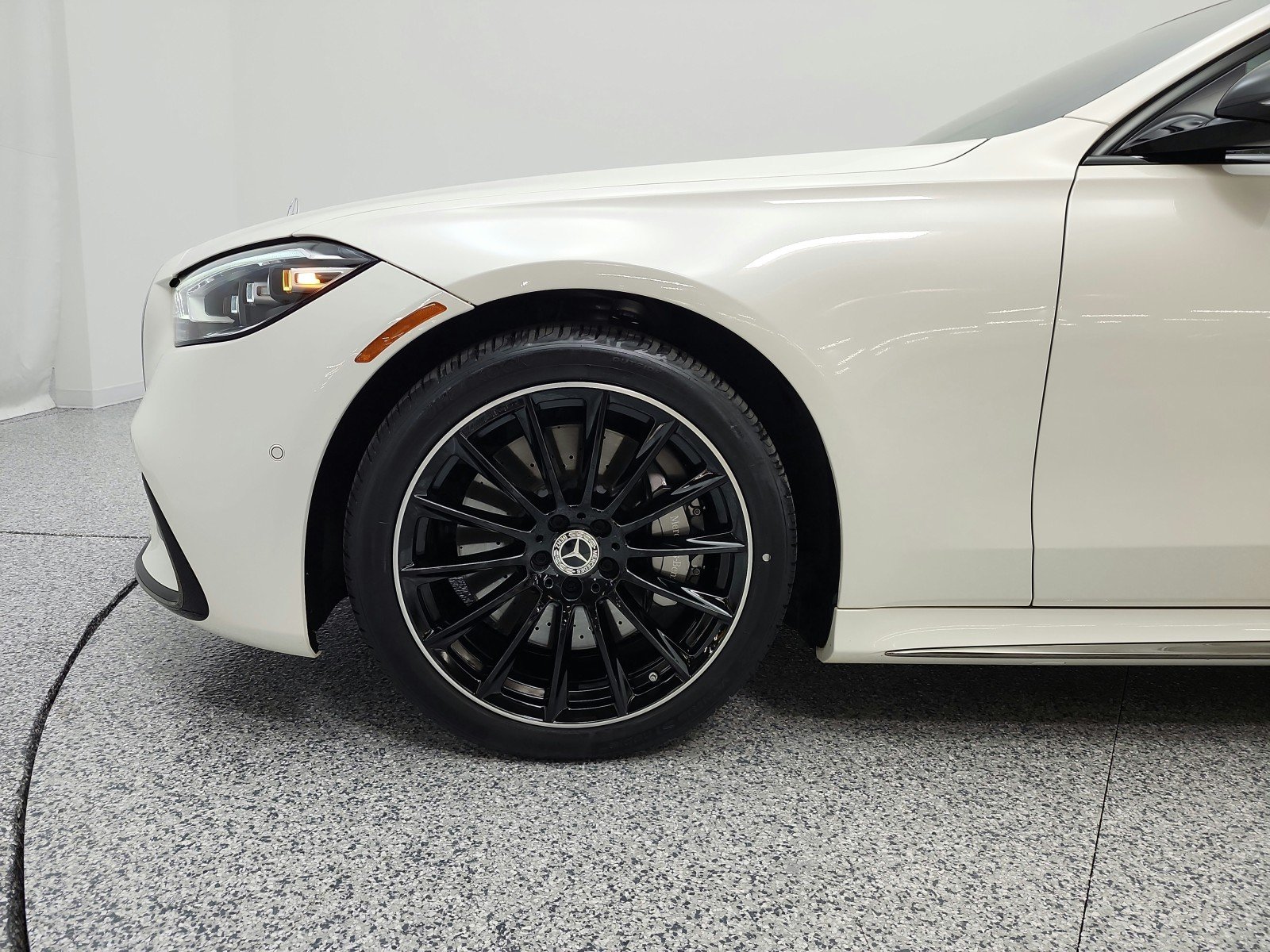 Certified Used 2023 MANUFAKTUR Diamond White Mercedes-Benz S 500 4MATIC® Sedan image 22