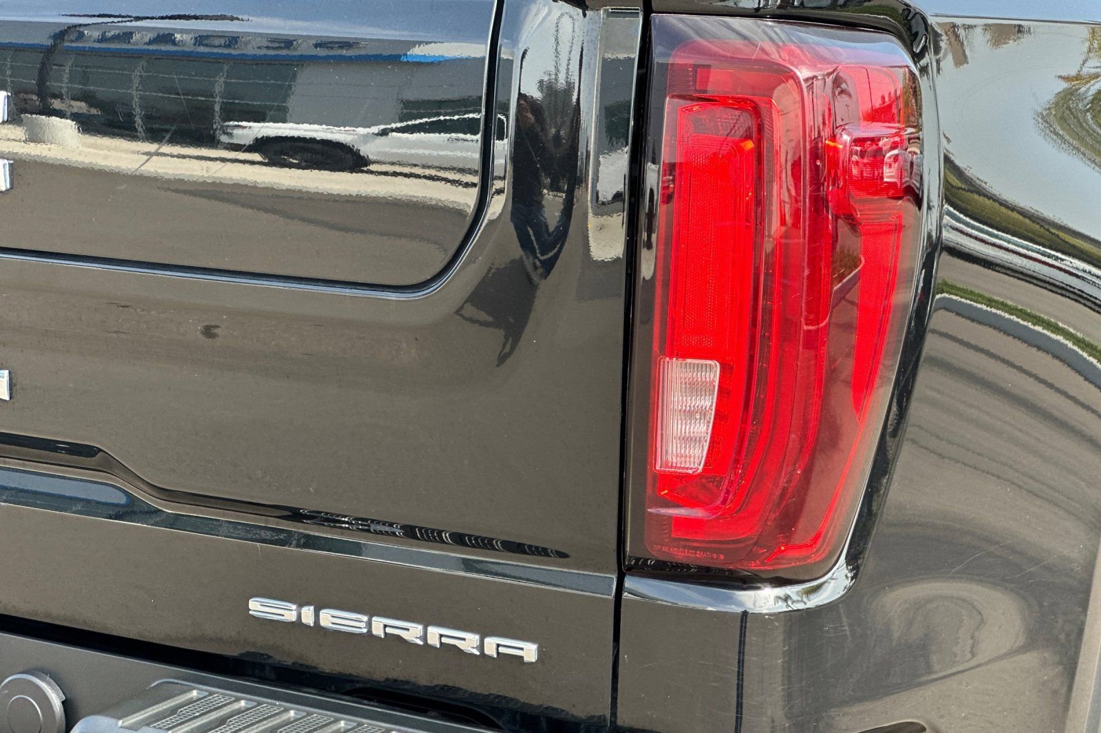 Used 2022 Onyx Black GMC Denali image 37