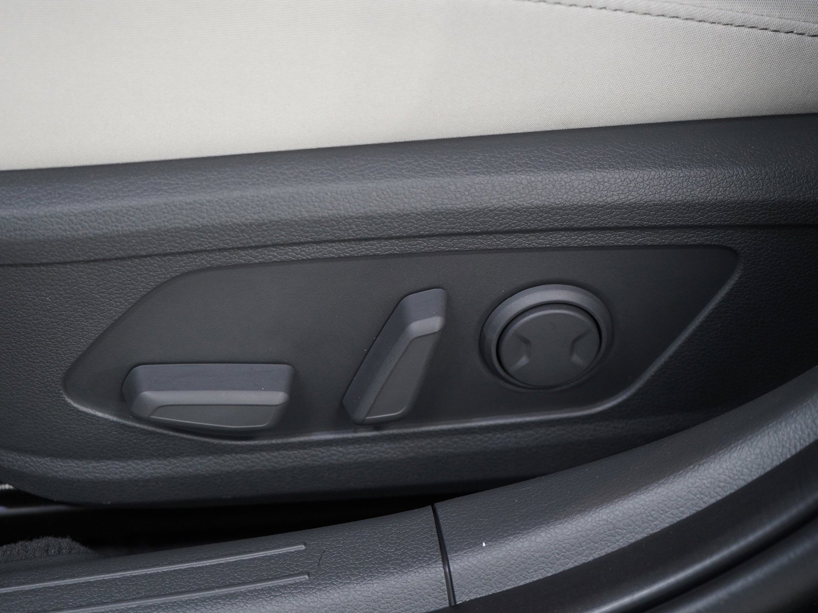 2025 Hyundai Sonata Hybrid SEL - Photo 22