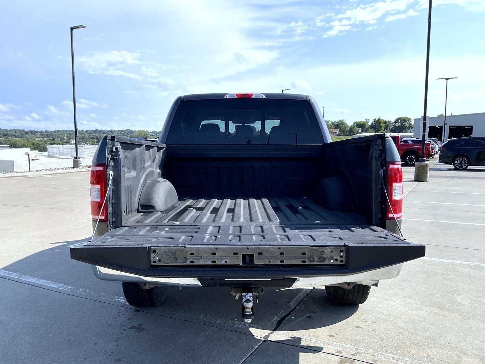 Used 2019 Gray Ford XLT image 9