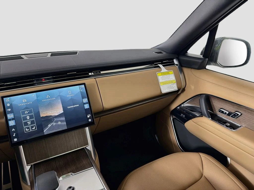 New 2026 Fuji White Land Rover SE image 25