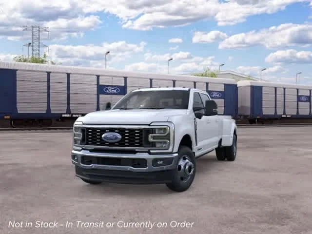 New 2026 Star White Metallic Tri-Coat Ford LARIAT image 2