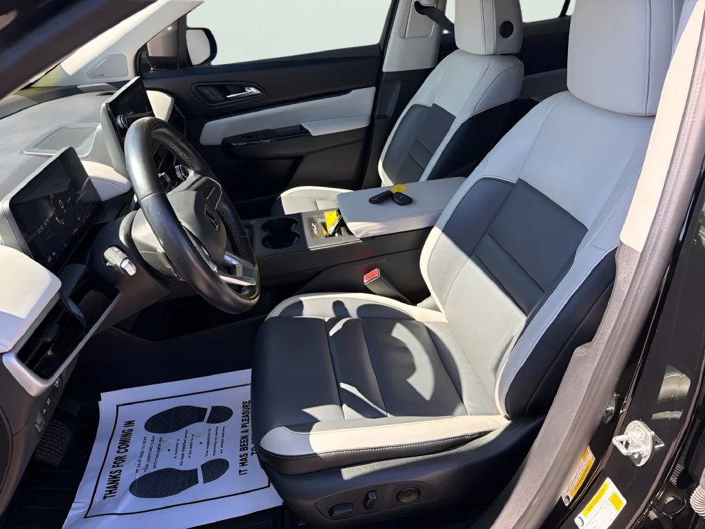 Used 2024 Raven Black Honda Touring image 18