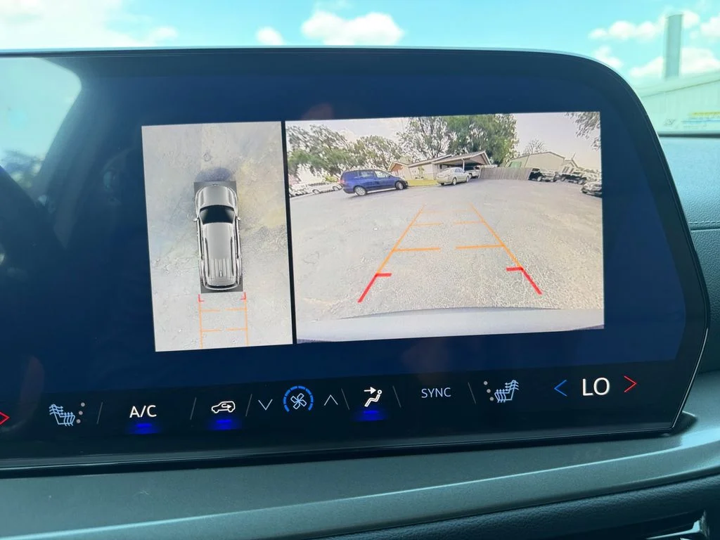 New 2027 Sterling Gray Metallic Chevrolet LT image 21