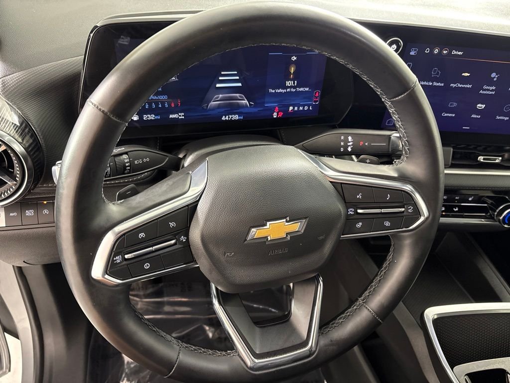 Used 2025 Gray Chevrolet LT image 27