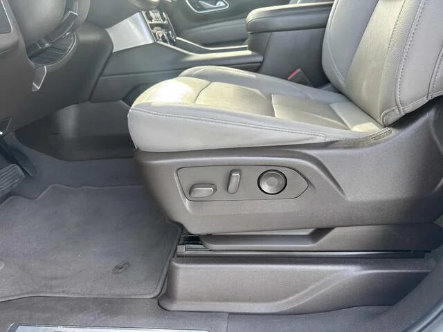 Used 2024 Summit White Chevrolet LT image 16