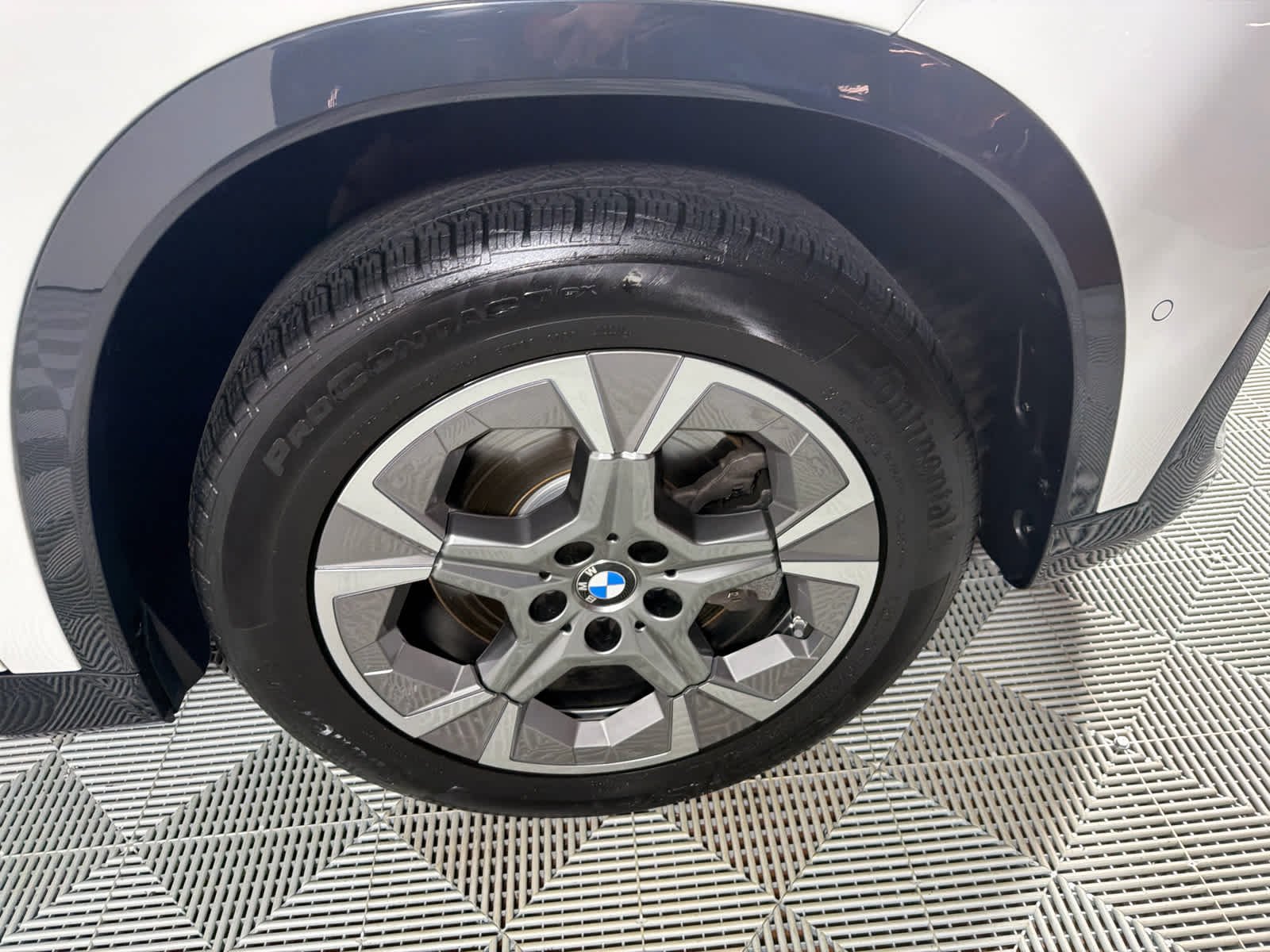 Used 2026 Alpine White BMW xDrive28i image 9