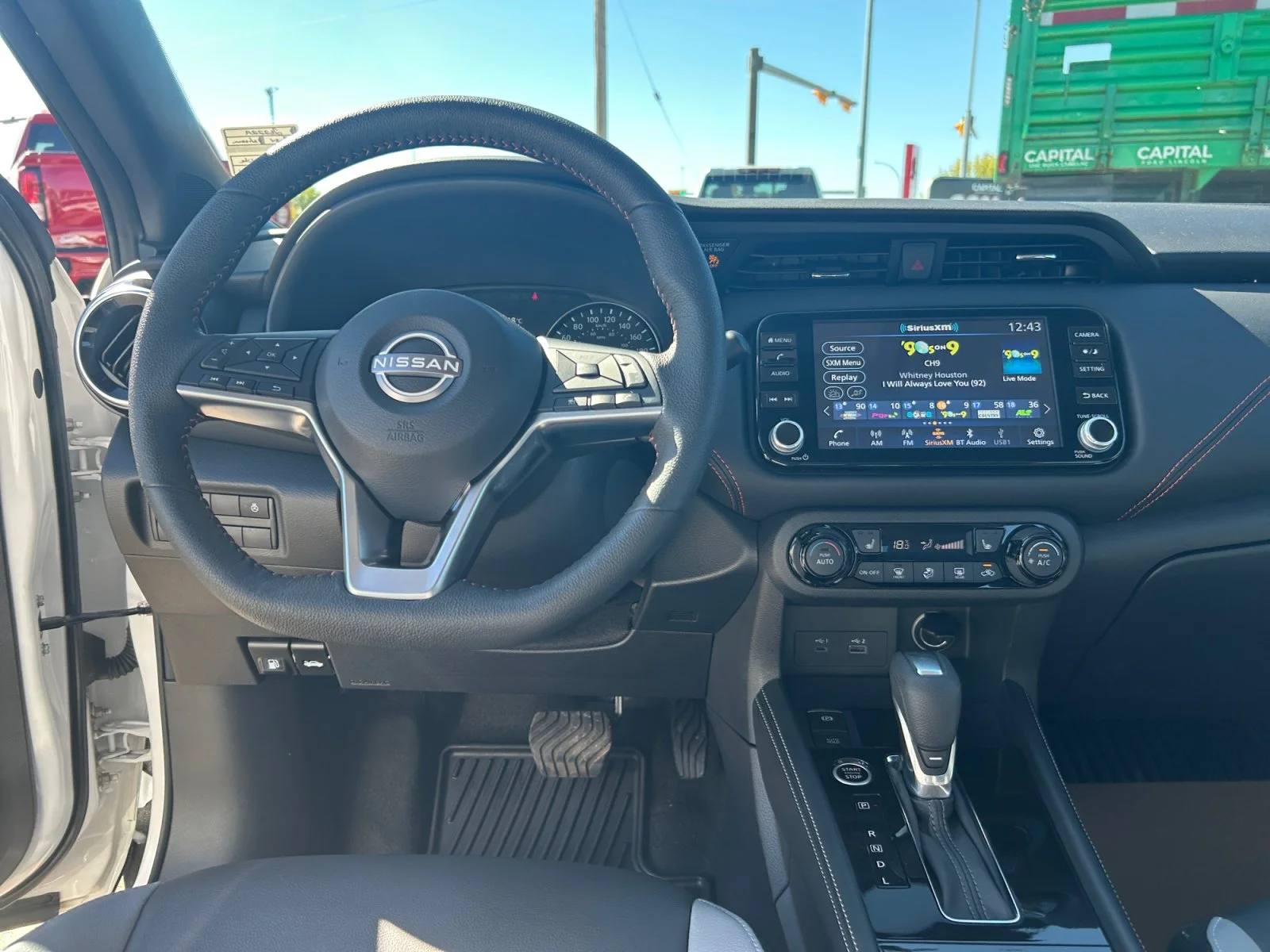 Used 2024 White Nissan SR Premium image 17
