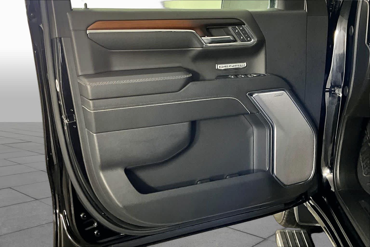 Used 2024 Onyx Black GMC Denali image 20