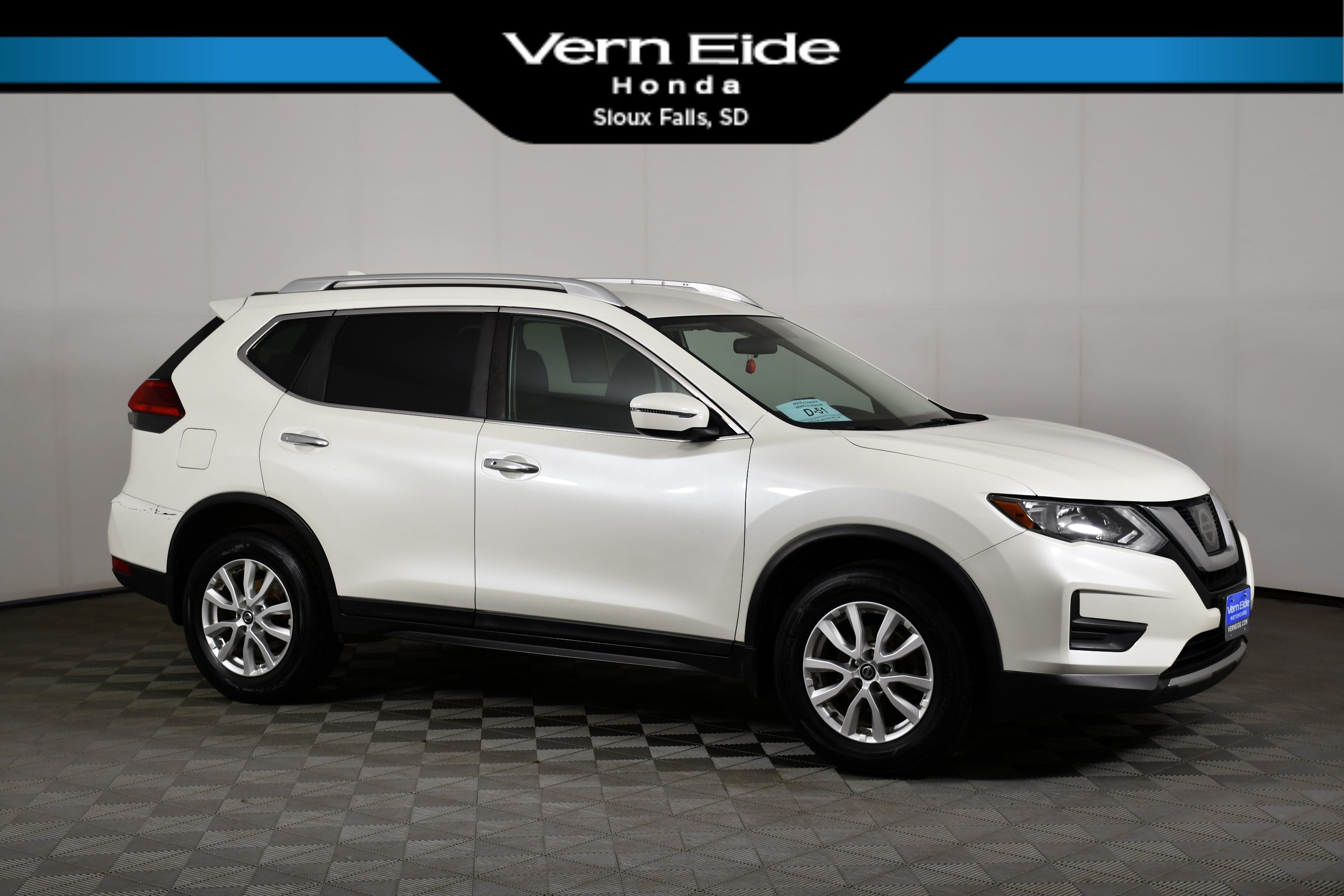 Used 2017 Pearl White Nissan SV image 1