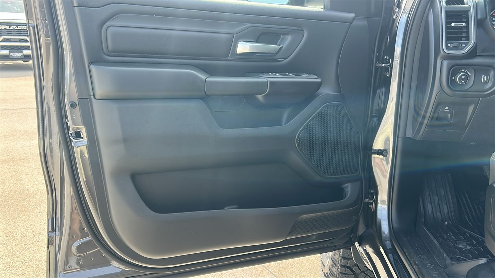 New 2026 Granite Crystal Metallic Clear-Coat Exterior Paint RAM Warlock image 18
