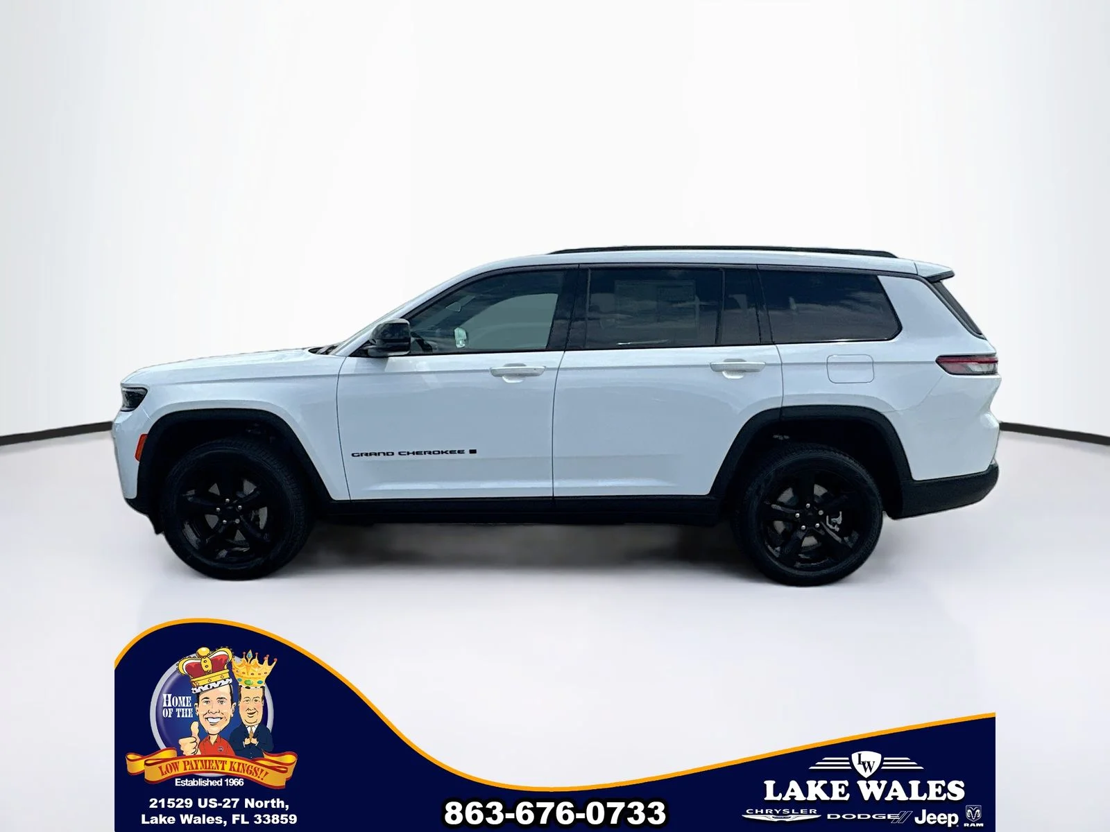 New 2026 Bright White Clear-Coat Exterior Paint Jeep Limited image 3
