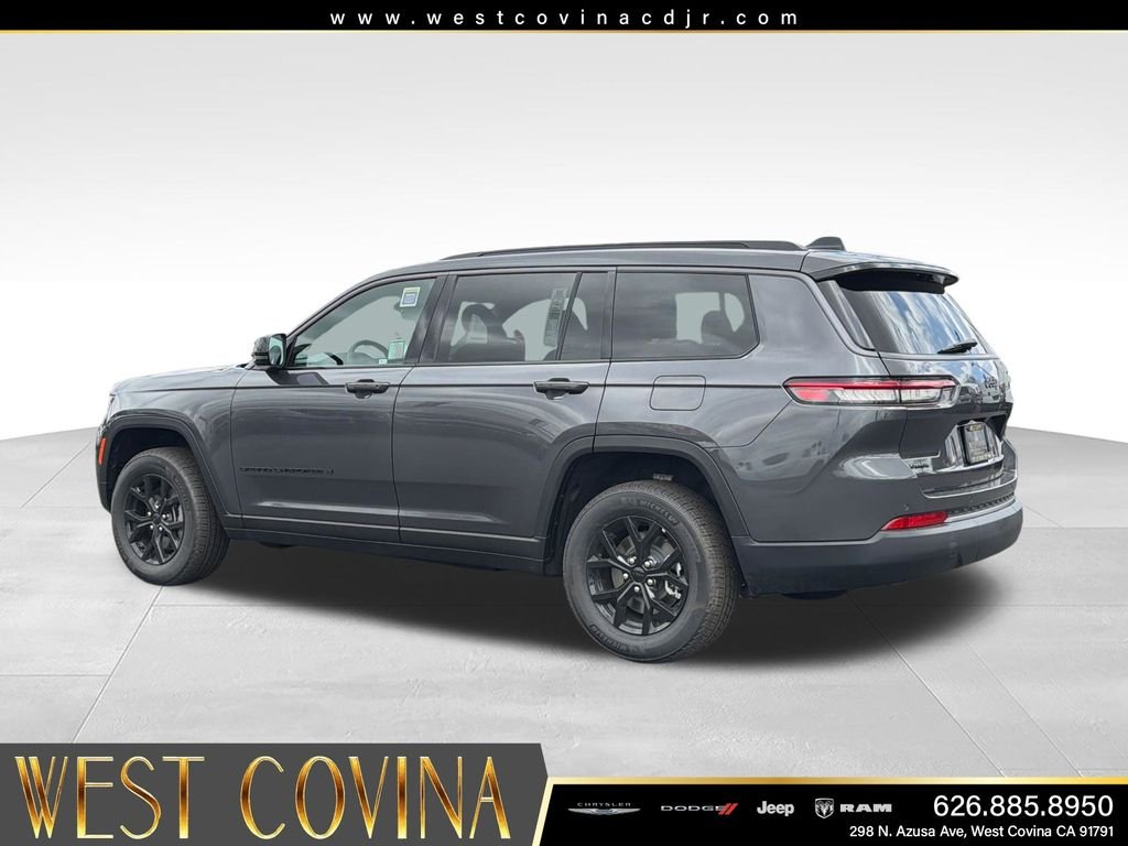 New 2026 Baltic Gray Metallic Clear-Coat Exterior Paint Jeep Altitude image 3