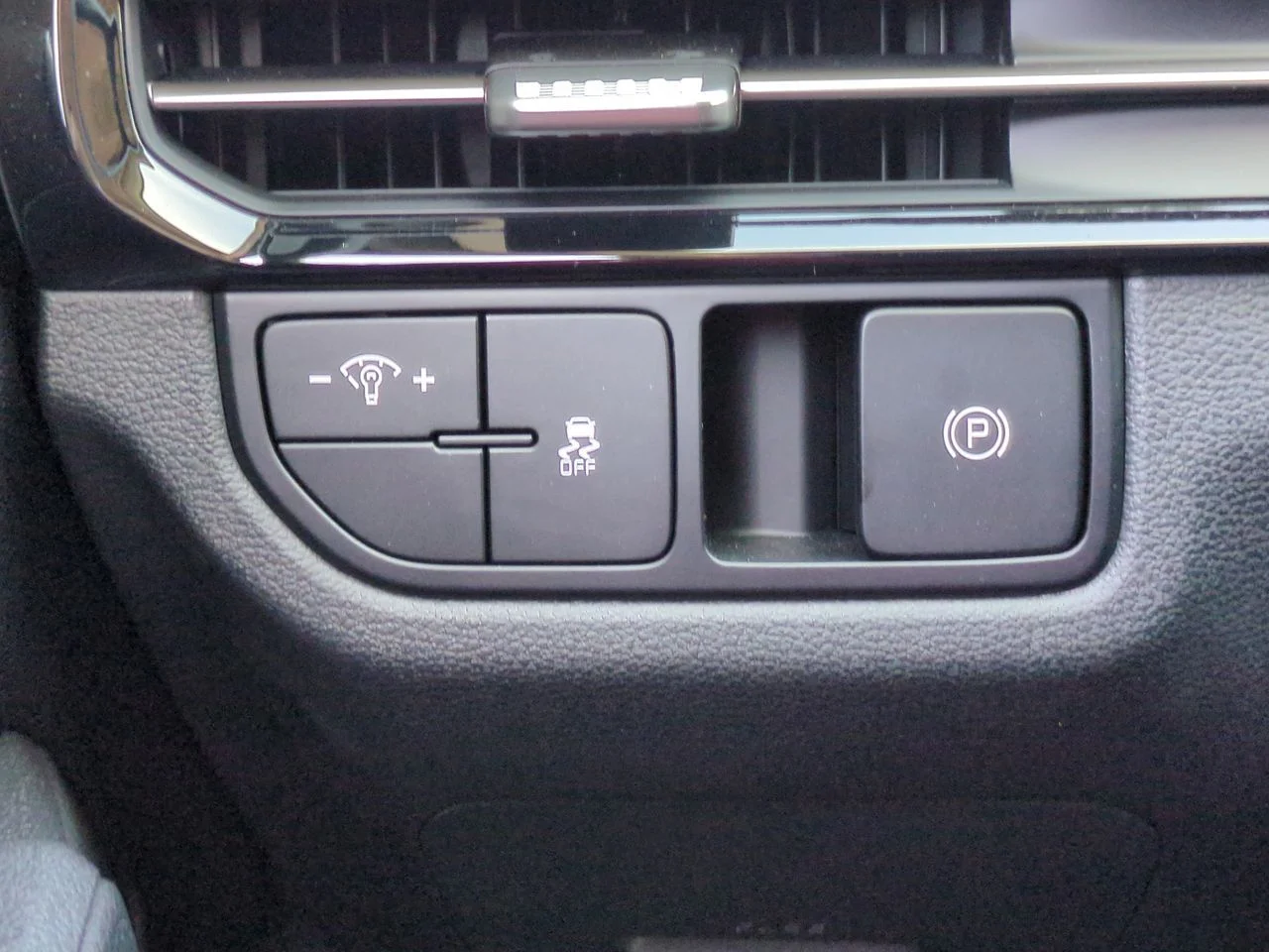 2026 Kia Sportage LX - Photo 18