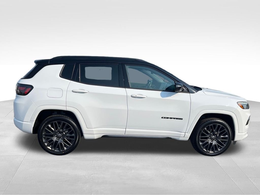 Used 2022 White Jeep Limited image 6