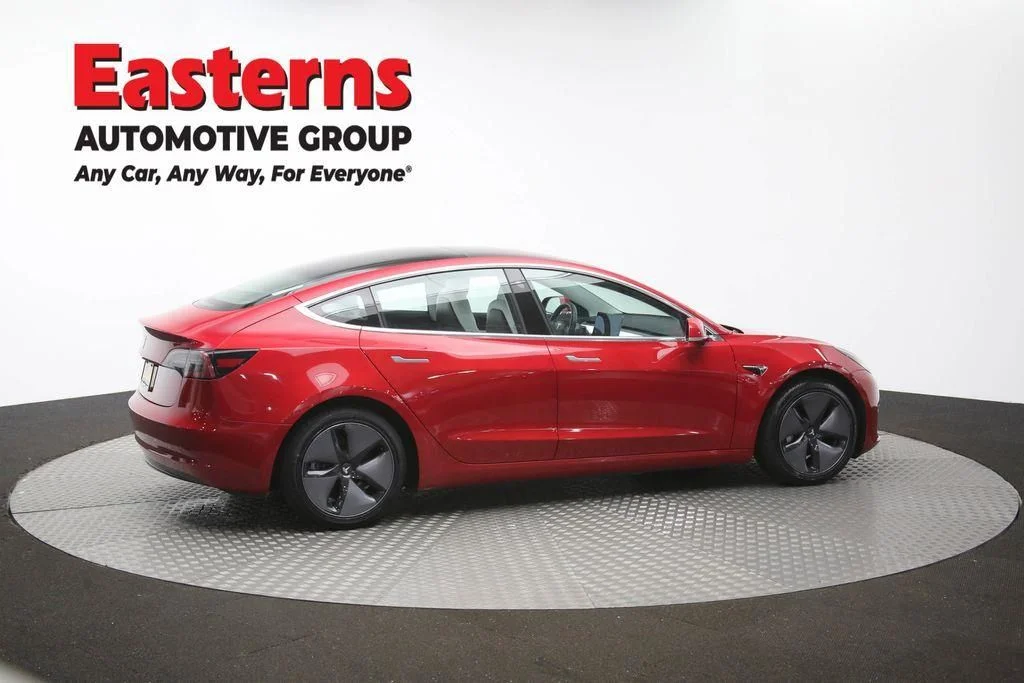 Used 2018 Red Tesla Long Range image 39