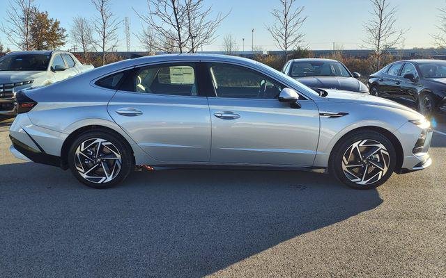 New 2026 Silver Hyundai SEL Sport image 5