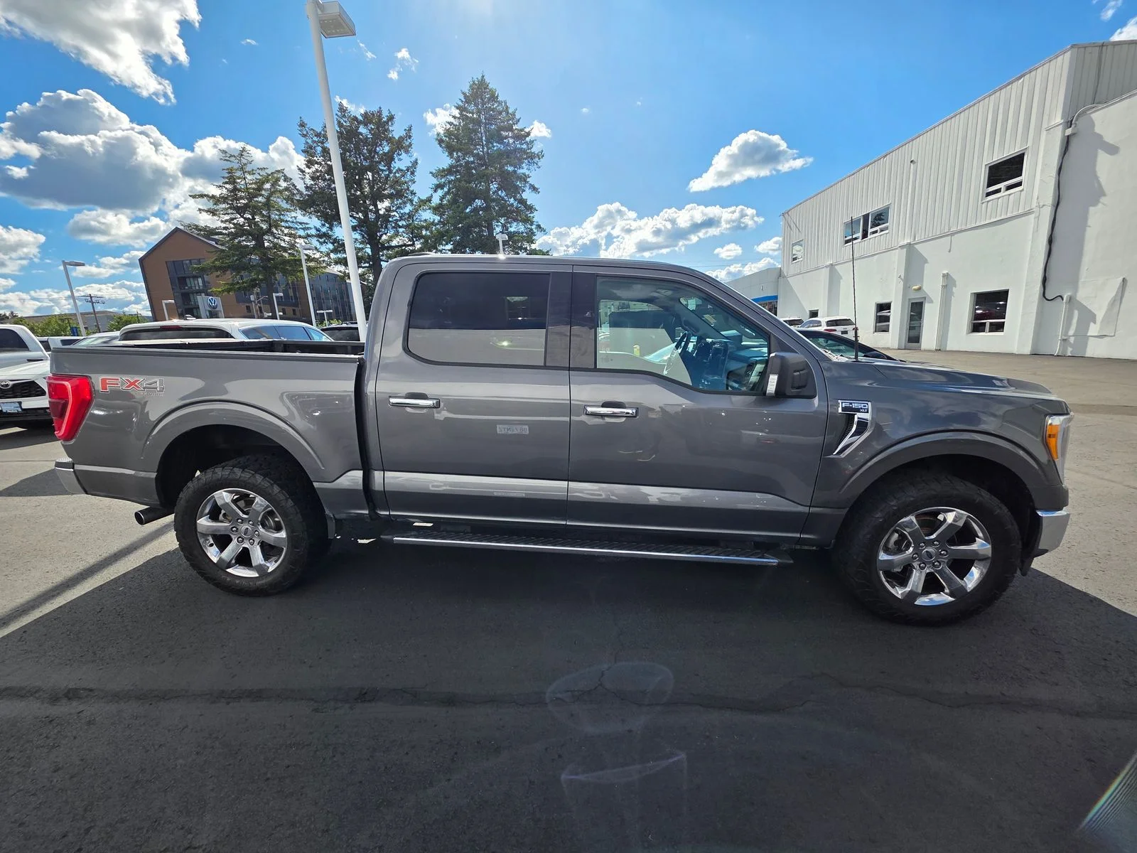Used 2021 Gray Metallic Ford XLT image 4