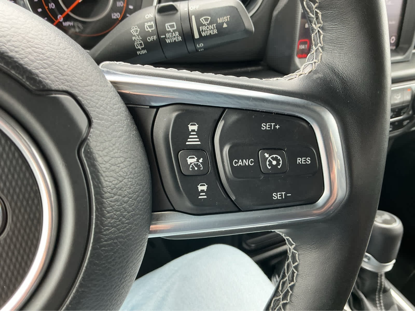 Used 2022 Sting-Gray Clearcoat Jeep Unlimited Sahara image 27
