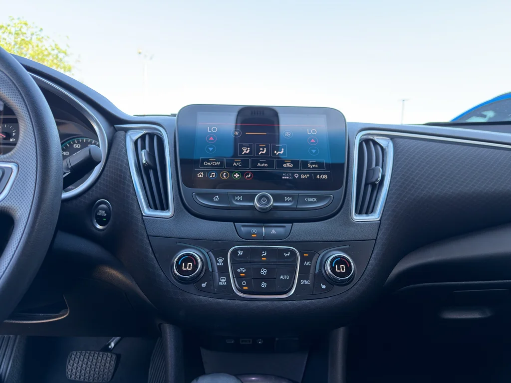 Used 2021 SUMMIT WHITE Chevrolet LT image 11