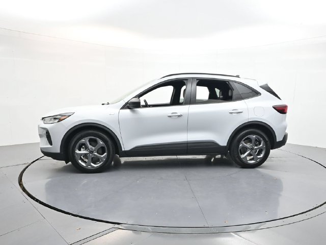 Used 2025 Silver Metallic Ford ST-Line image 4