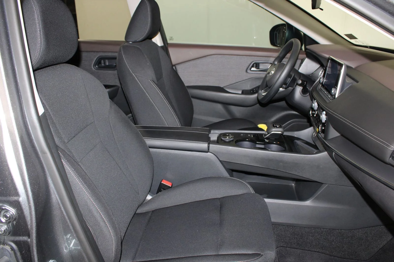 Used 2023 Gray Nissan S image 17