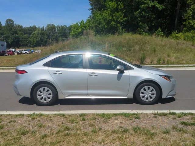 Used 2022 Silver Toyota L image 14