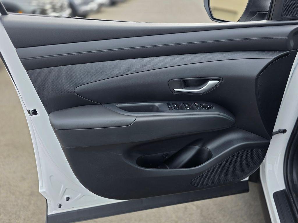 New 2026 White Hyundai SEL FWD image 20