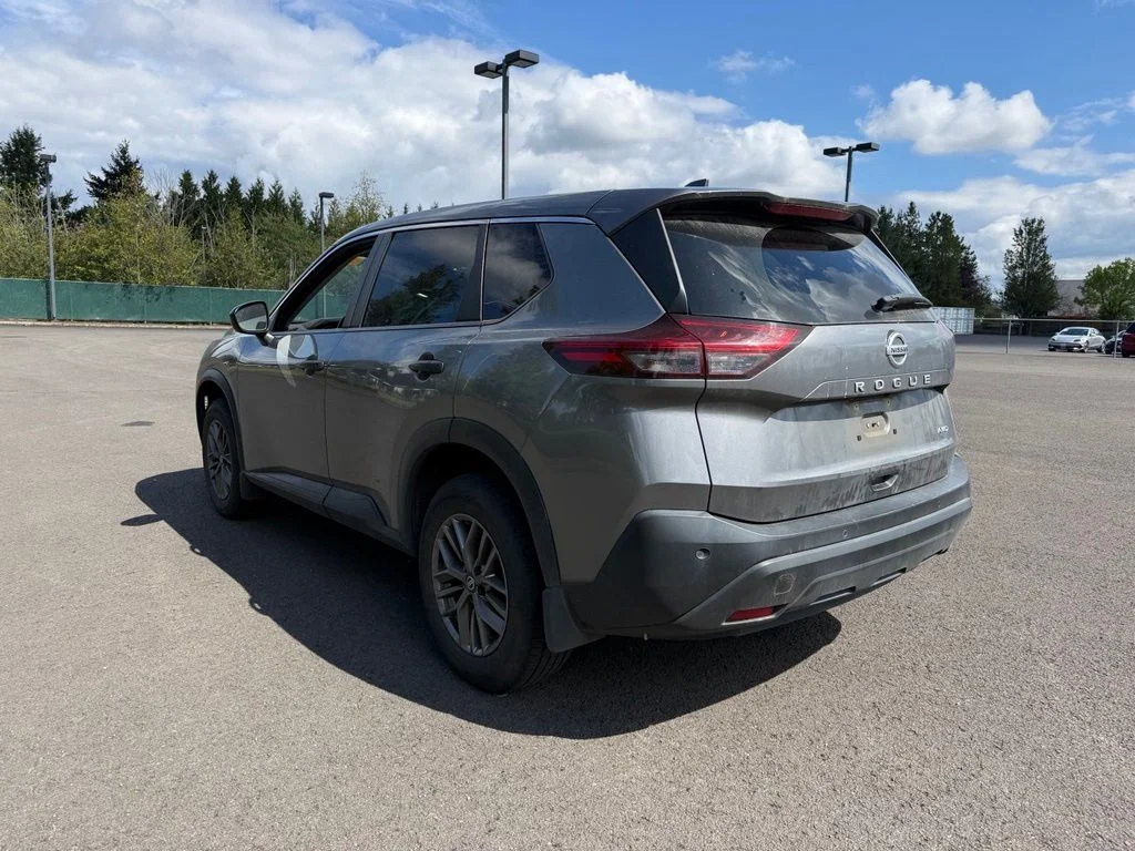 Used 2021 Gun Metallic Nissan S image 5
