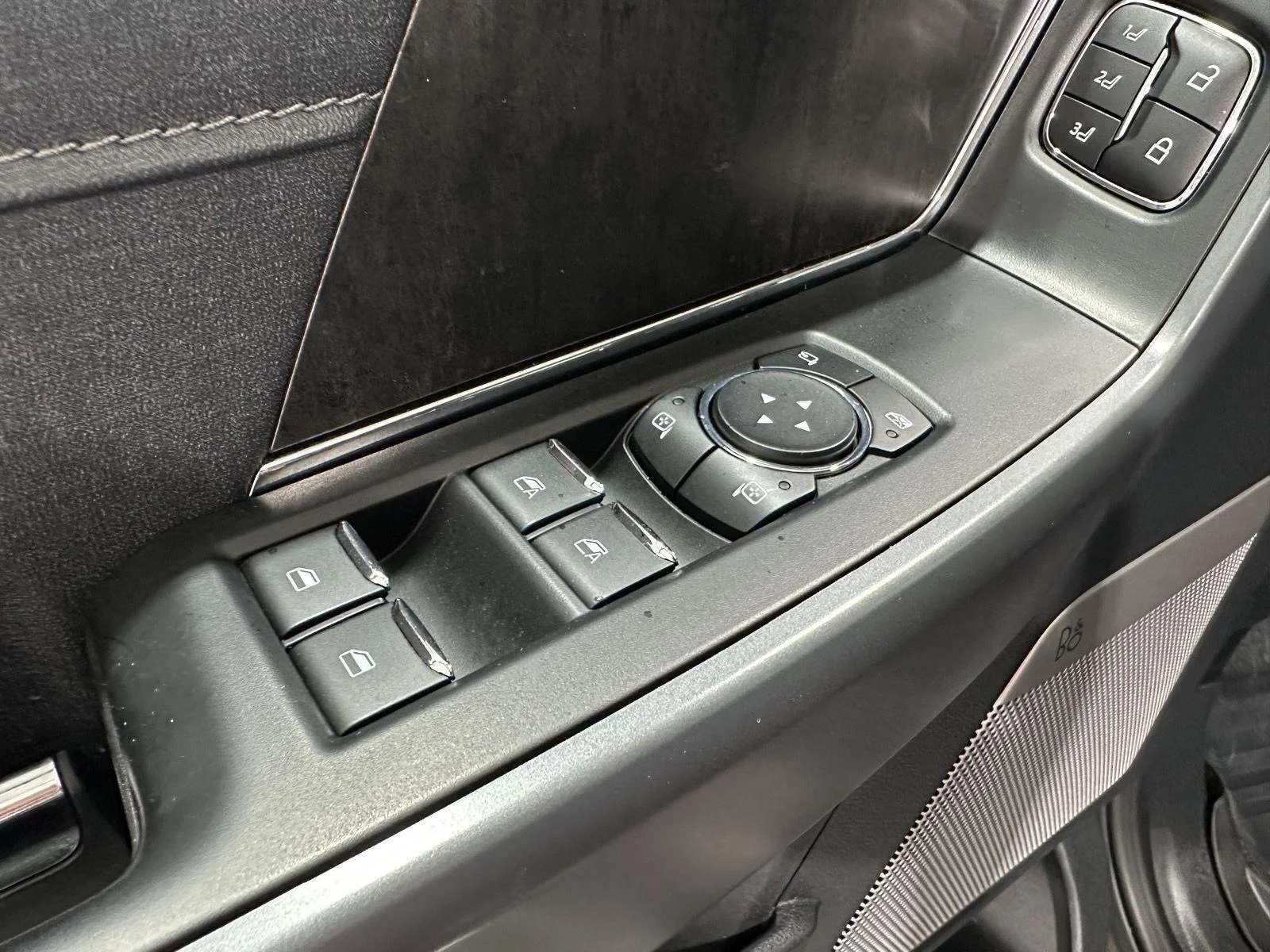 Used 2023 Bronze Ford XL image 21