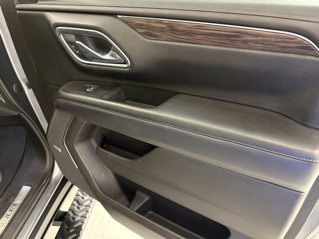 Used 2021 Gray Chevrolet Z71 image 44
