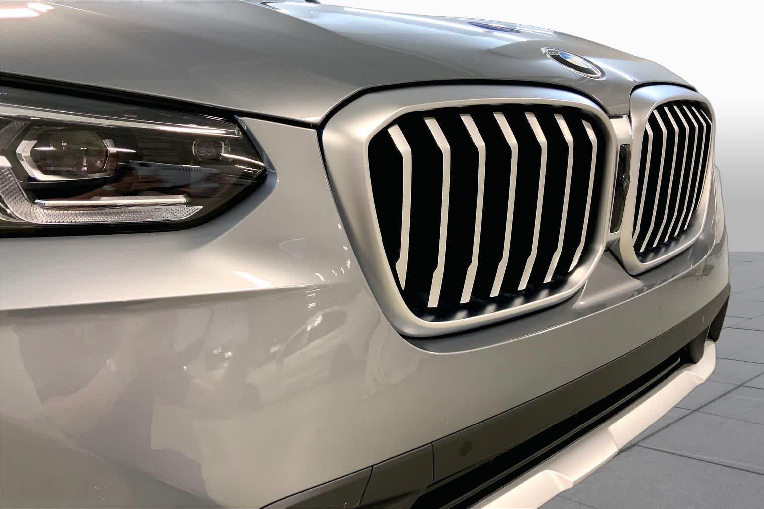Used 2024 Skyscraper Grey Metallic BMW xDrive30i image 32