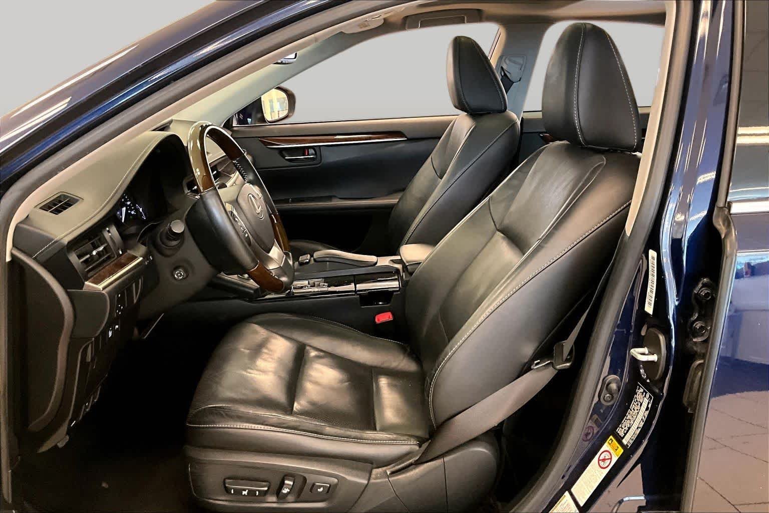 Used 2015 Deep Sea Mica Lexus  image 7