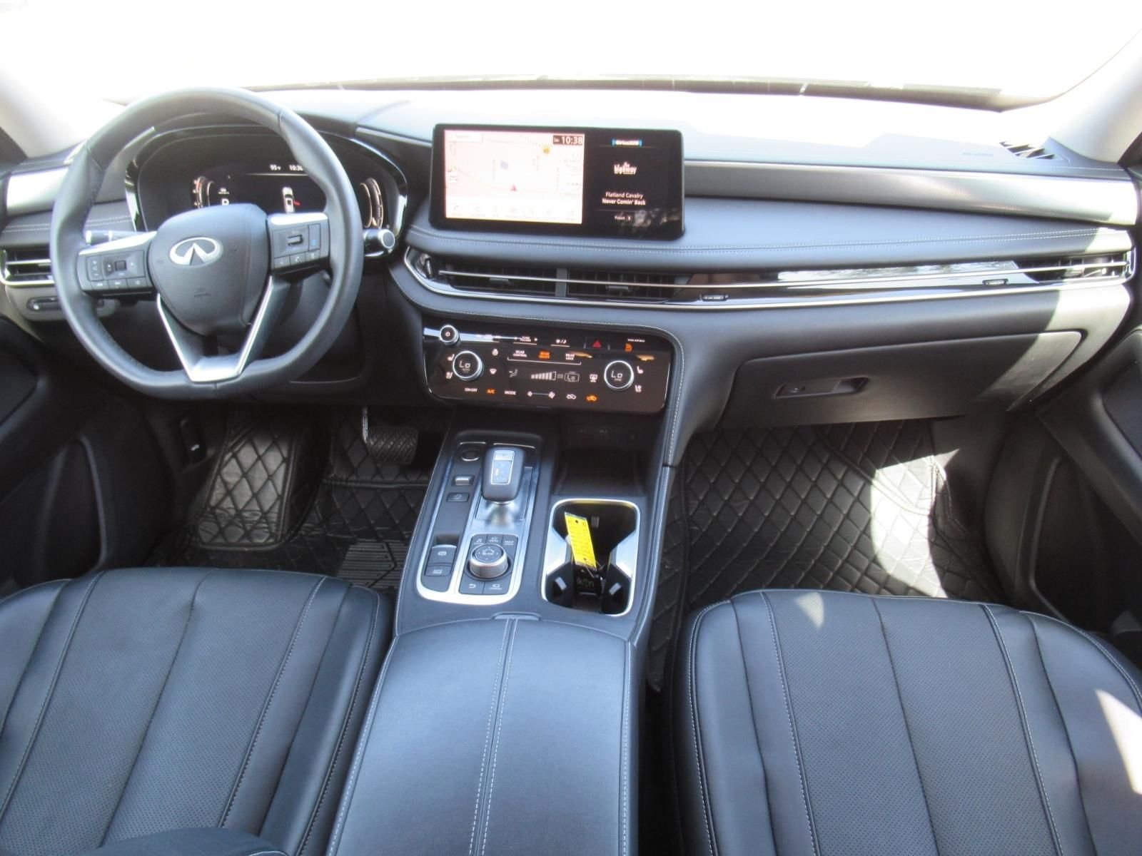 Used 2023 Black INFINITI LUXE image 12