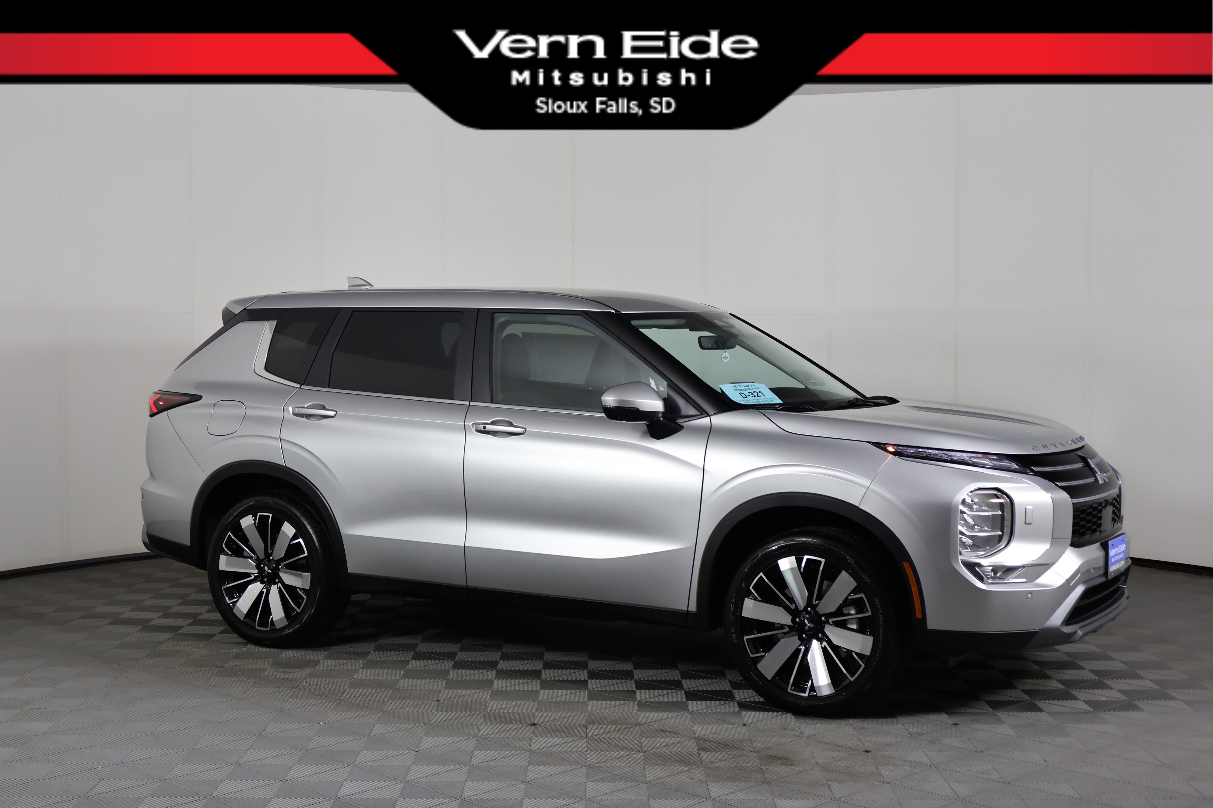 2026 Mitsubishi Outlander SE S-AWC's photo