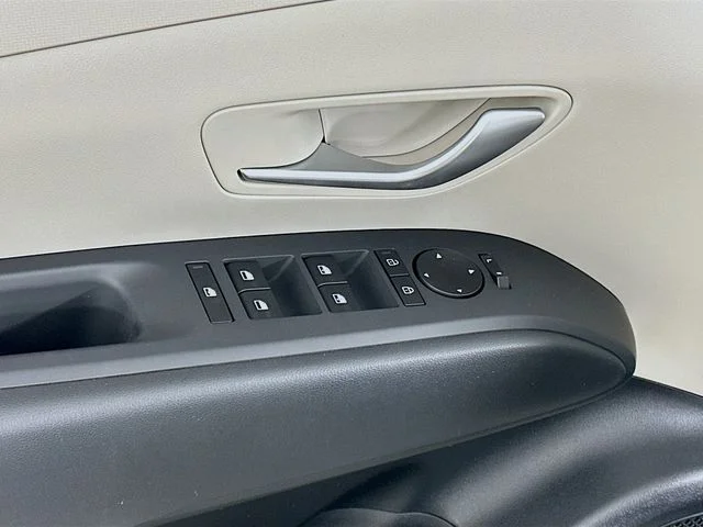 New 2026 White Hyundai SEL image 10