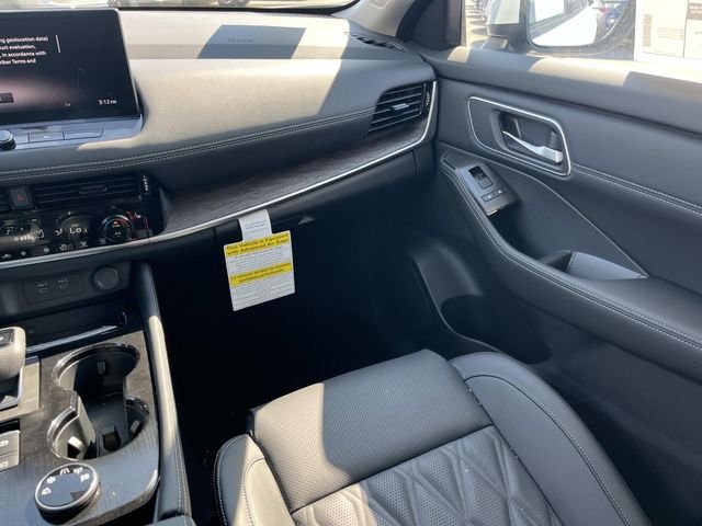 New 2026 Everest White Pearl TriCoat Nissan Platinum image 16