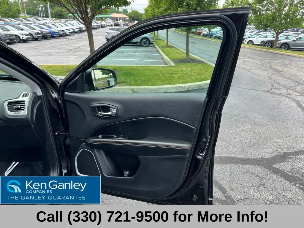 Used 2019 Black Jeep Latitude image 56