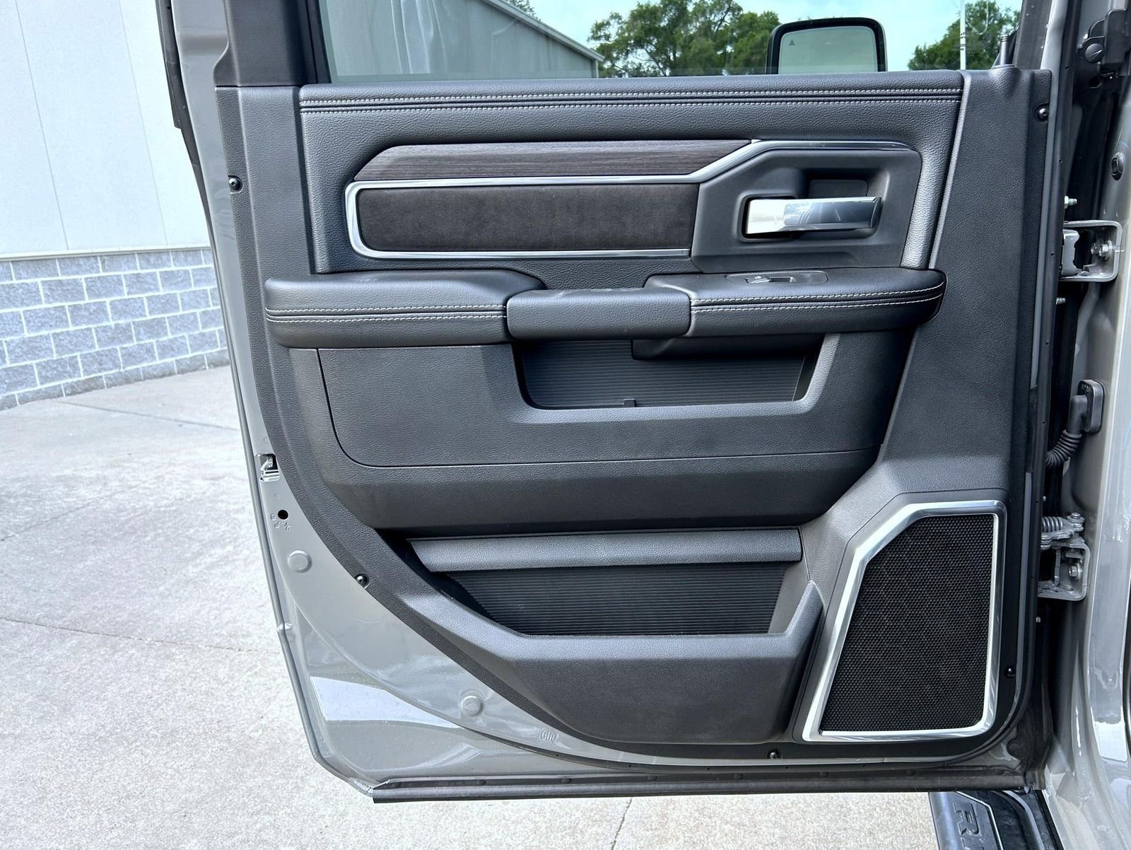 New 2026 Ceramic Gray Clear-Coat Exterior Paint RAM Laramie image 20