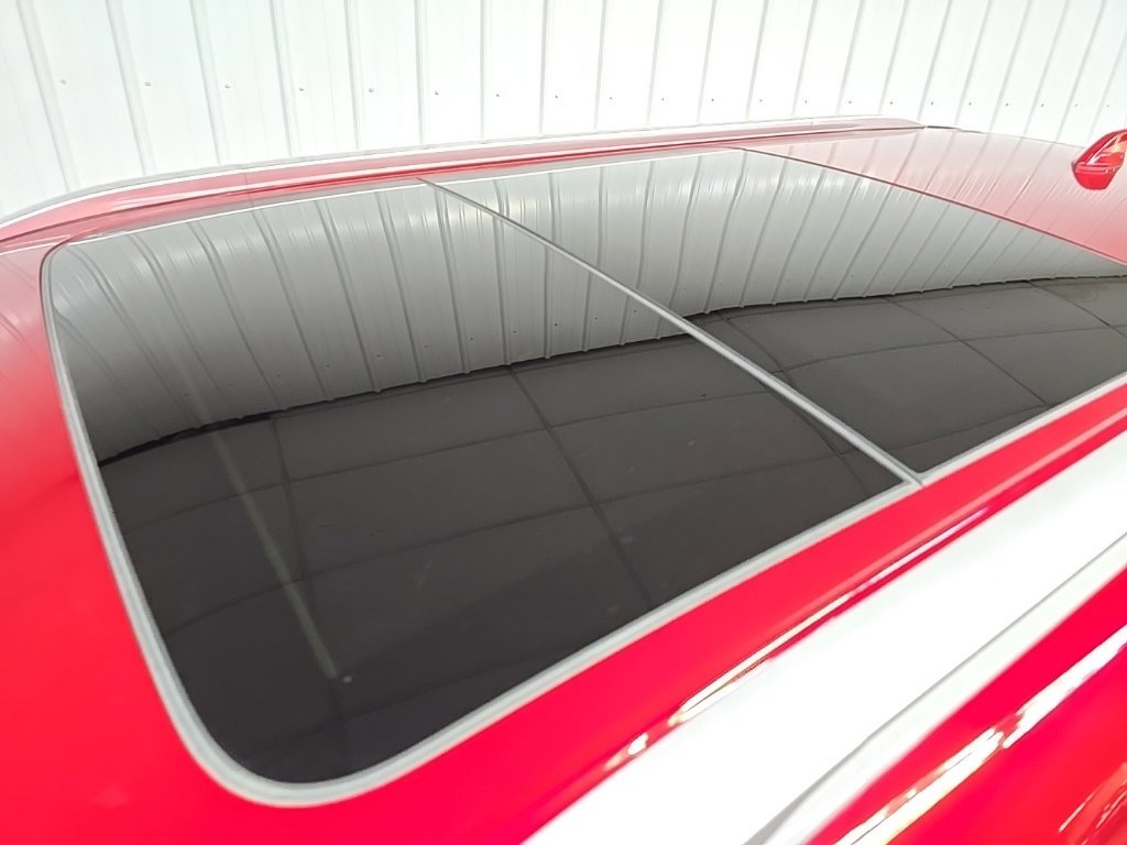 Used 2023 Red Mitsubishi SEL image 11