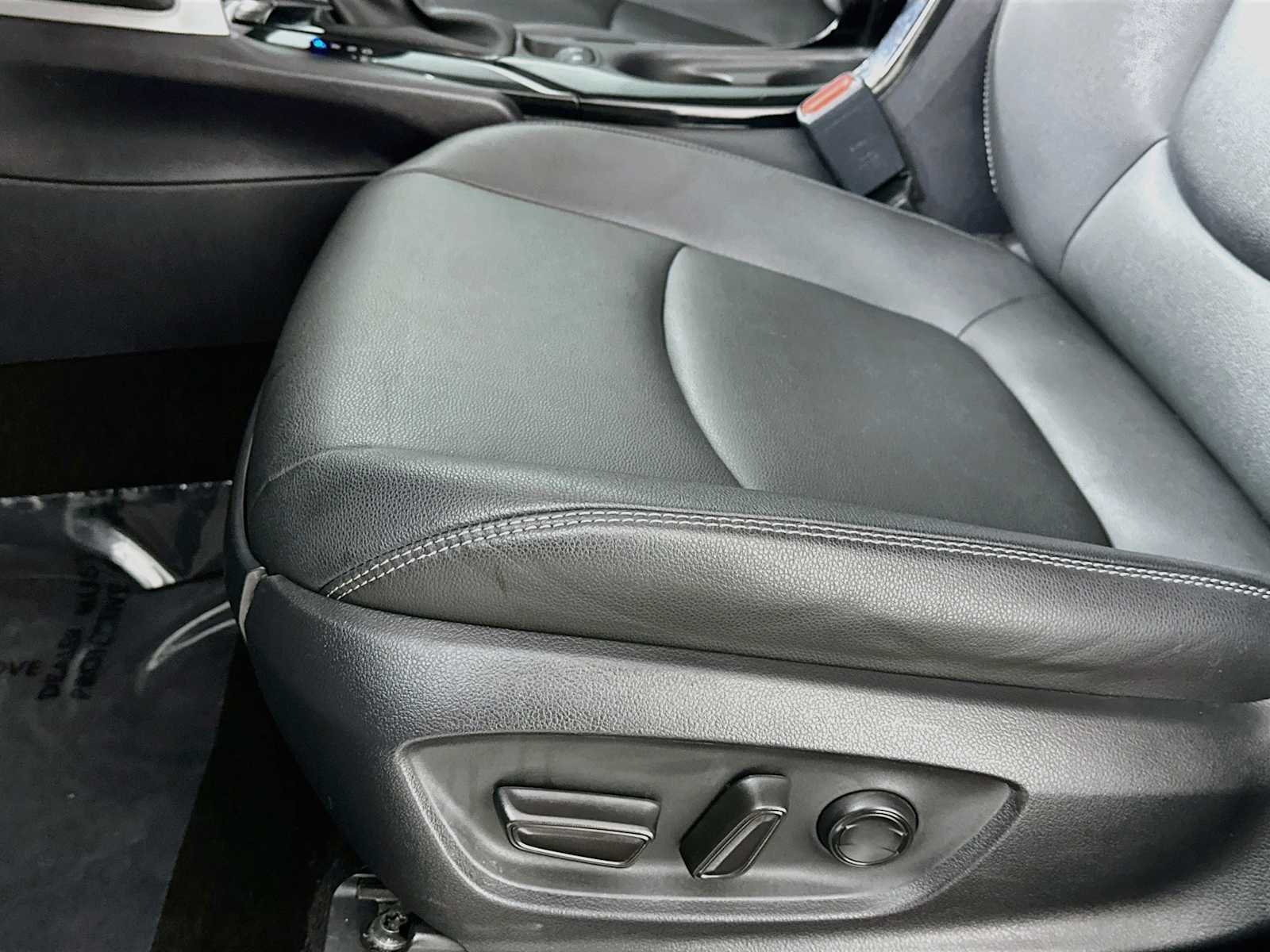 Used 2022 Blue Crush Metallic Toyota XLE image 17
