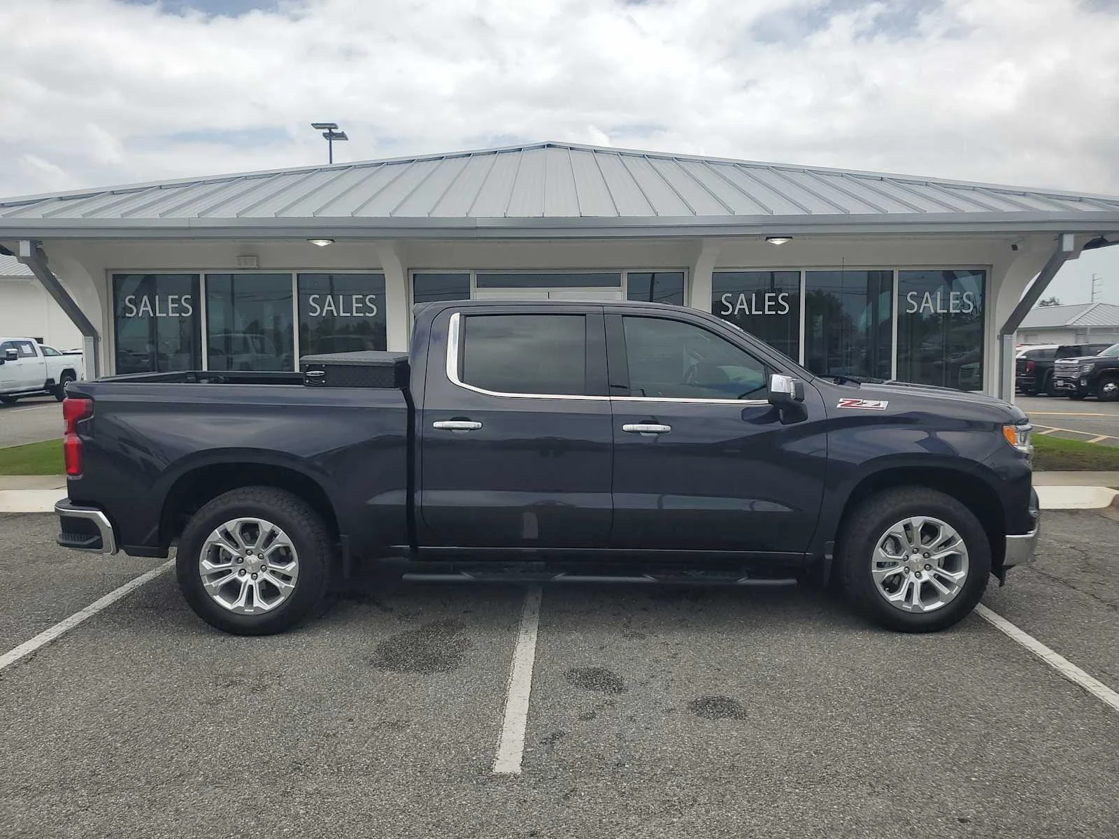 Used 2024 Dark Ash Metallic Chevrolet LTZ image 9
