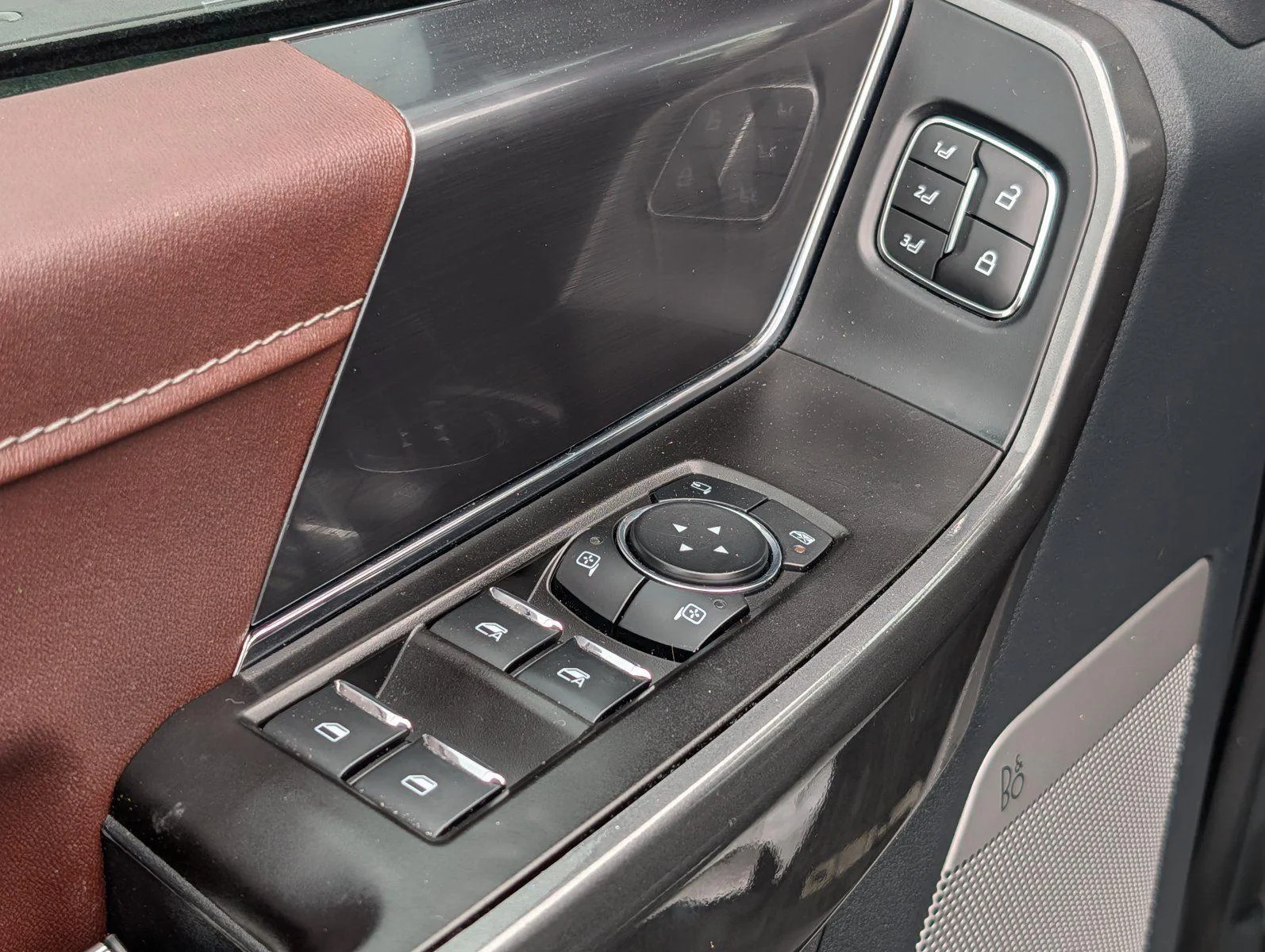 Used 2023 Carbonized Gray Ford LARIAT image 15