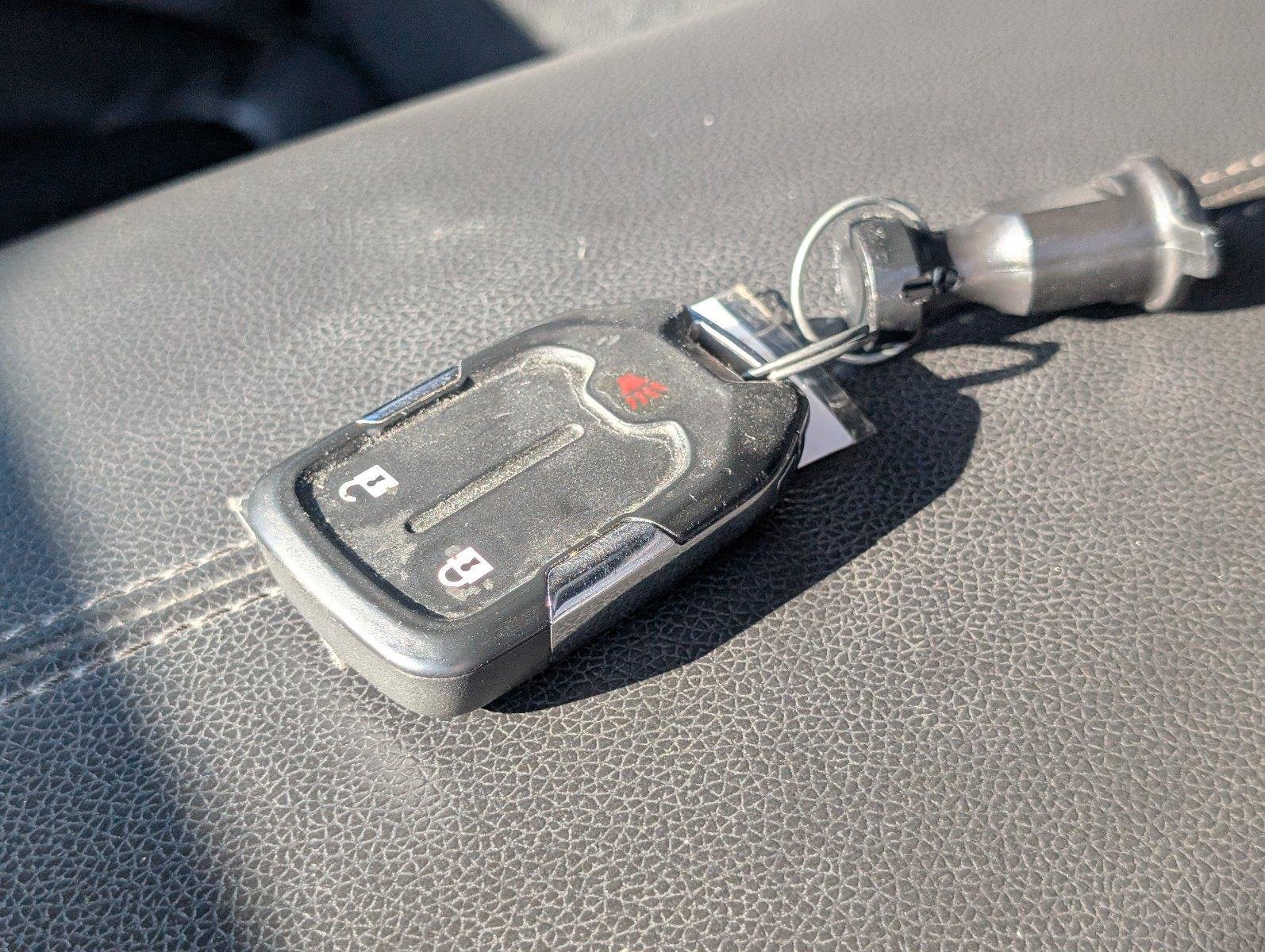 Used 2020 GRAPHITE GRAY METALLIC GMC SLE image 16