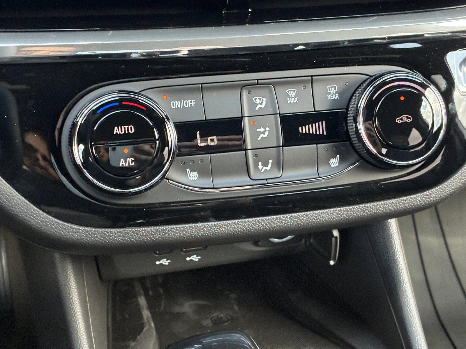 New 2026 Summit White Buick Sport Touring image 27