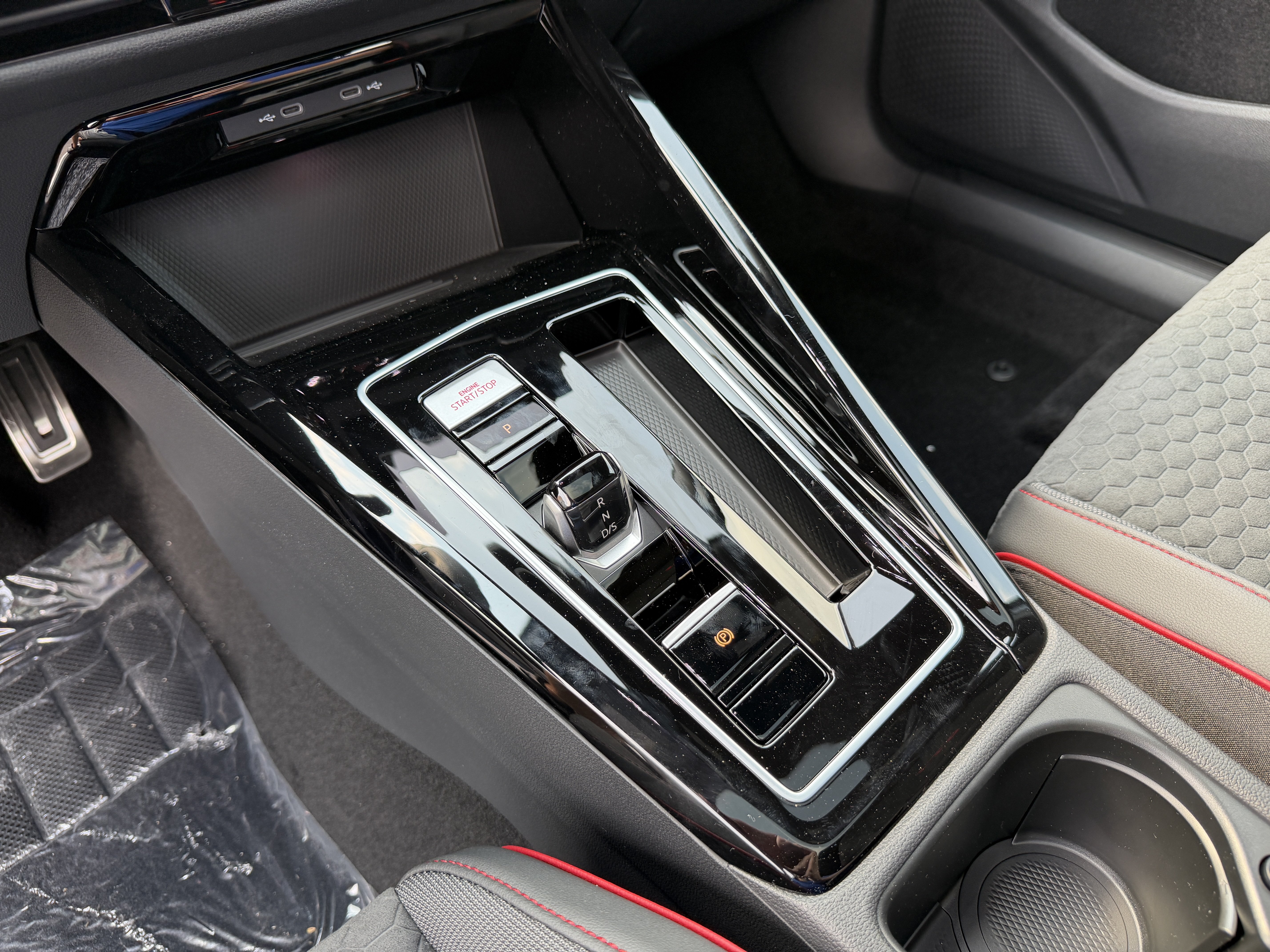 New 2026 Slate Blue Metallic Volkswagen SE image 21