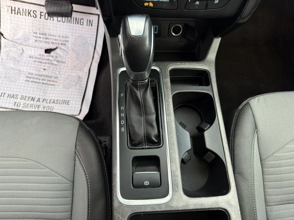 Used 2019 White Platinum Metallic Tri-Coat Ford SE FWD image 17