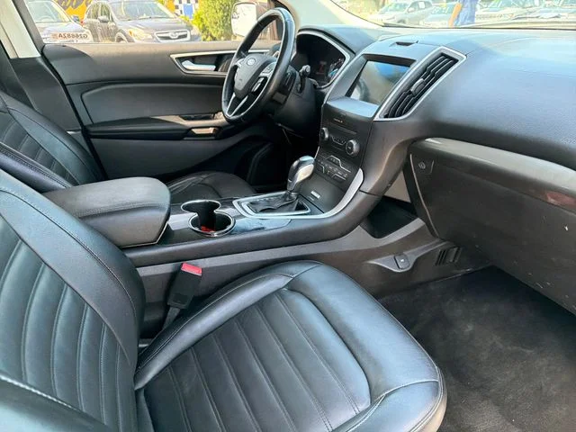 Used 2017 Gray Ford SEL image 24