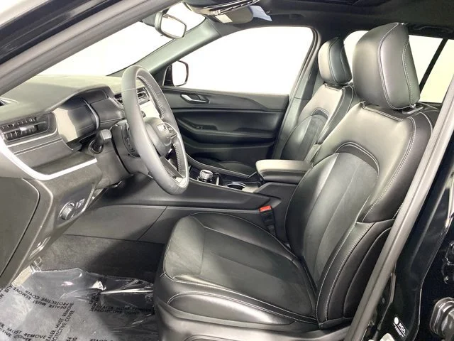 Used 2024 Black Jeep Altitude X image 16